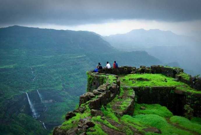 internet-image-rajmachi-trek-dongaralalele-diwas-shreekant-dange-chitrakshare-sahyadri-trek-gad-kille-bhatakanti